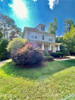 1318 Oak Leaf Lane