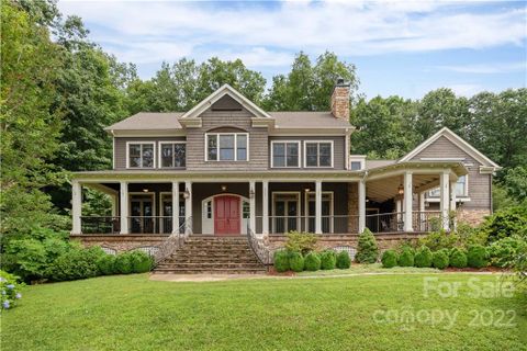 348 Connemara Overlook Drive sold home in Trenholm Woods, Hendersonville, NC