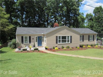 196 Fernwood Drive