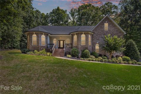 4827 Baywood Court