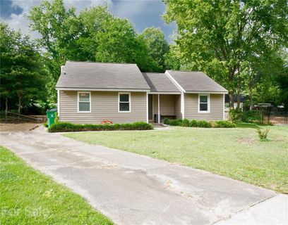 6500 Oak Hollow Drive