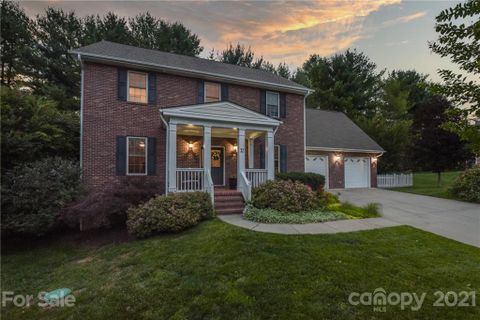 72 Drakes Meadow Lane sold home in Drakes Meadow, Arden, NC