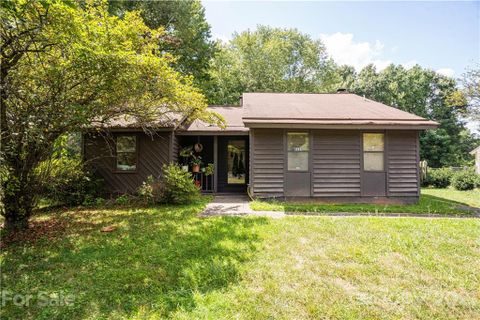 6621 Woodwedge Drive
