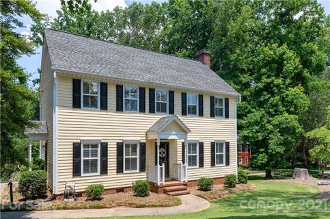 Previously sold for $356,300