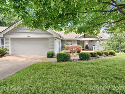 135 Oakcrest Lane sold home in The Overlook At Laurel Ridge, Waynesville, NC