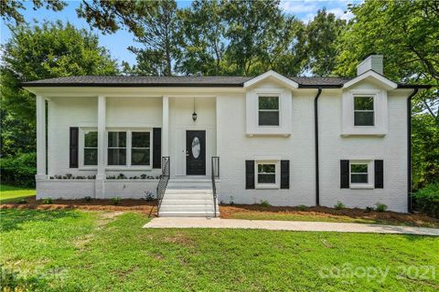 7001 Abbotswood Drive
