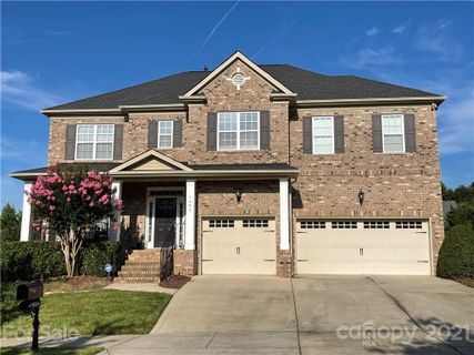 1043 Victoria Blake Lane
