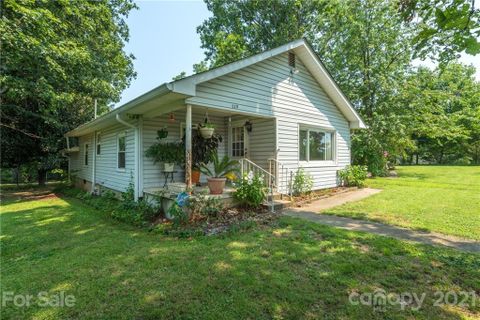 118 Ridgeway Avenue sold home in Sunset Hills, Etowah, NC