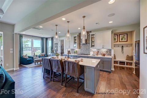 2111 Whispering Way 35