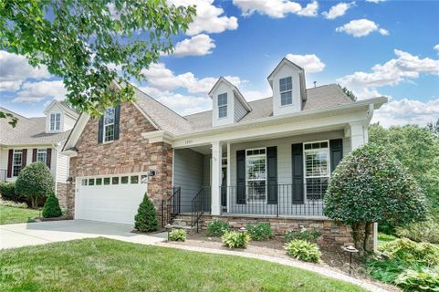 1289 Winged Foot Drive