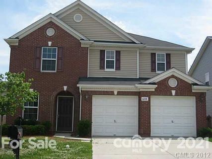 6228 Woodland Commons Drive