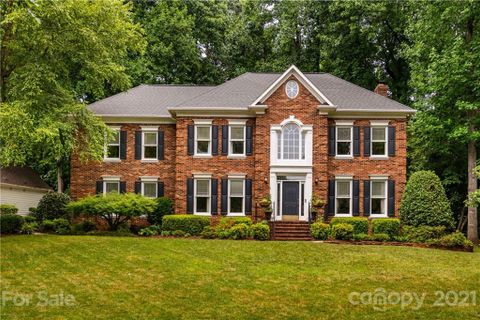 5018 Foxbriar Trail