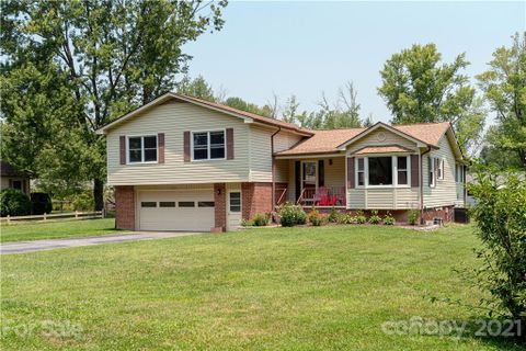 724 Shadywood Lane