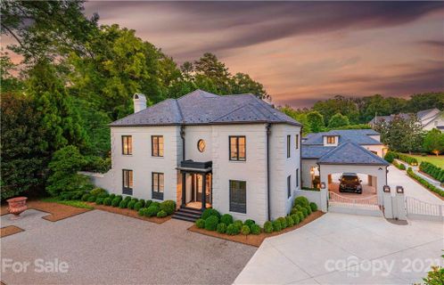 2251 Vernon Drive