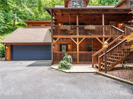 366 Hickory Drive sold home in Ridgewood Estates, Waynesville, NC