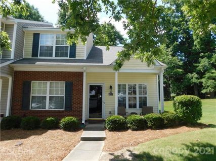 1533 Maypine Commons Way