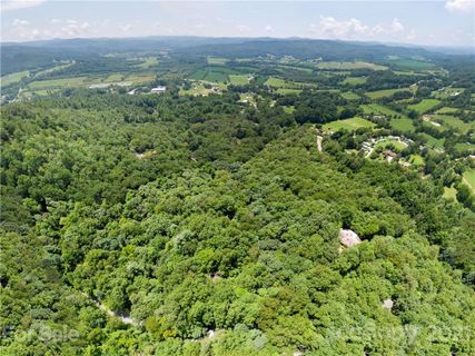 11 Gardner Lane sold home in Oak Woods, Pisgah Forest, NC