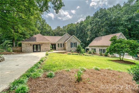 115 Deerfield Circle