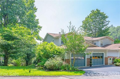 90 Lakeview Court