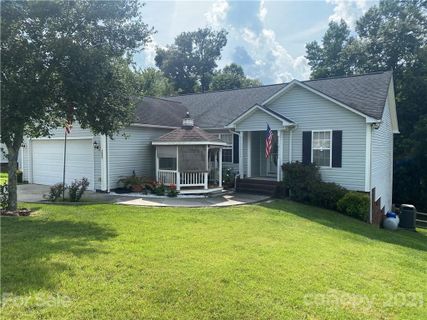 1641 Red Bird Circle