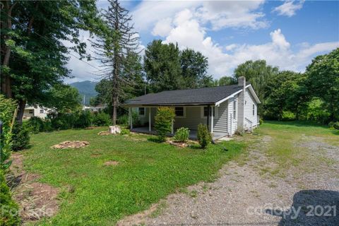 262 Carolina Avenue sold home in Grimball Park, Waynesville, NC