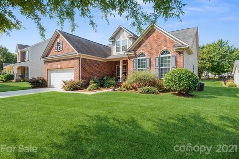 2547 Scarlet Oak Drive
