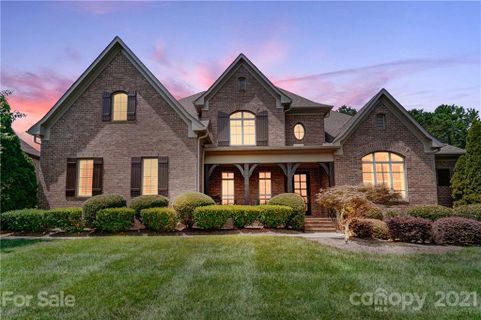 206 Glenmoor Drive