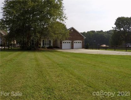 1851 Hidden Pointe Drive sold home in Lake Acres, Hickory, NC