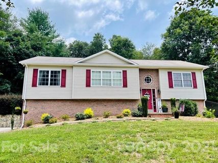 127 Doe Path Circle