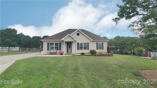 2428 Hunters Way