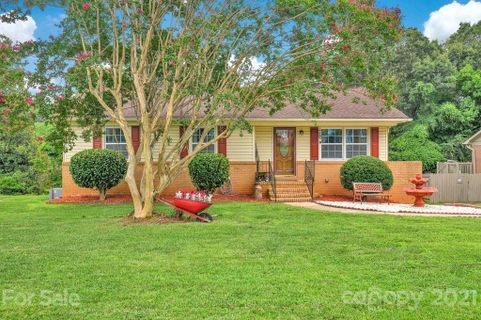 1445 Sterling Avenue sold home in Cambridge Park, Gastonia, NC
