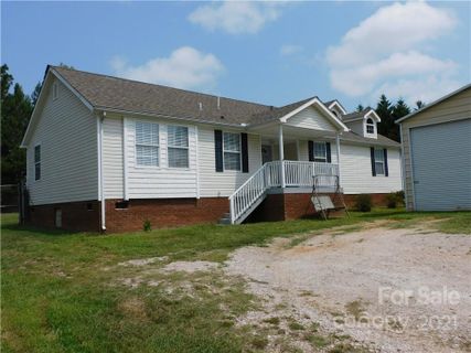 105 Tanager Drive sold home in Montclaire, York, SC