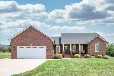 2411 Carriage Lane