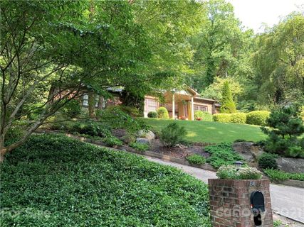 64 Woodbury Road