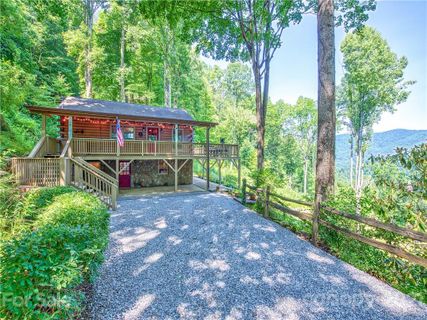 10 Zenith Drive sold home in Heaths Peak, Waynesville, NC