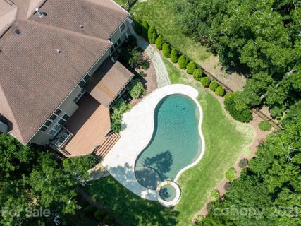 405 Pembroke Lane