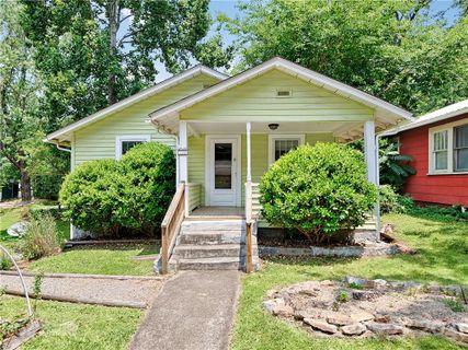 16 Brownwood Avenue