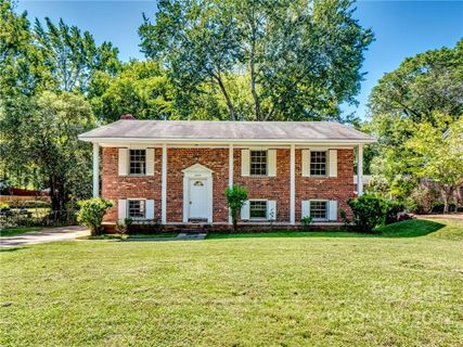 6000 Ferndale Place