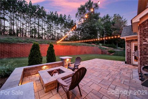 963 Rock Forest Way