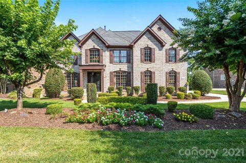 1027 Woodhall Drive