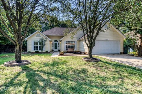136 Canopy Court
