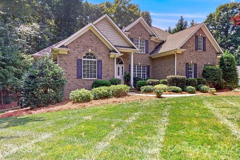 105 Barksdale Lane sold home in Blackberry Creek, Mooresville, NC