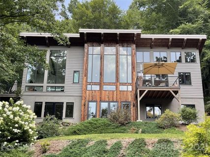 8 Hawk View Drive sold home in Saddle Ridge, Asheville, NC