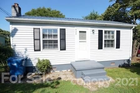 625 11th Street Place sold home in Oakland Heights, Hickory, NC