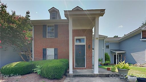 2907 Iron Gate Lane