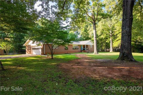709 Plantation Road