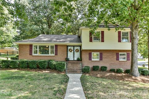109 Pelham Lane