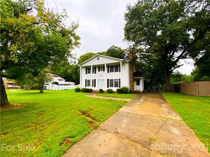 2612 Scarlet Circle
