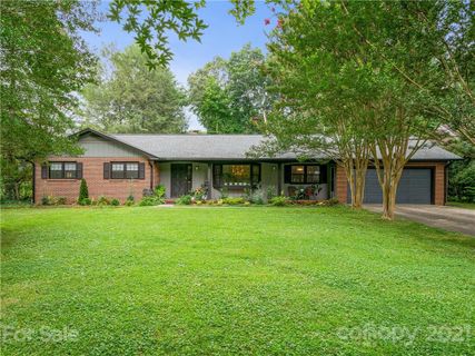 735 Shadywood Lane