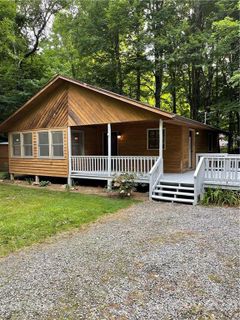 8 Elizabeth Lane sold home in Hemlock Forest, Maggie Valley, NC